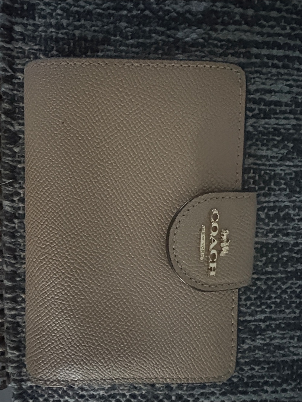 COACH Pebbled Leather Card Case Wallet in Dark Brown with Gold Logo